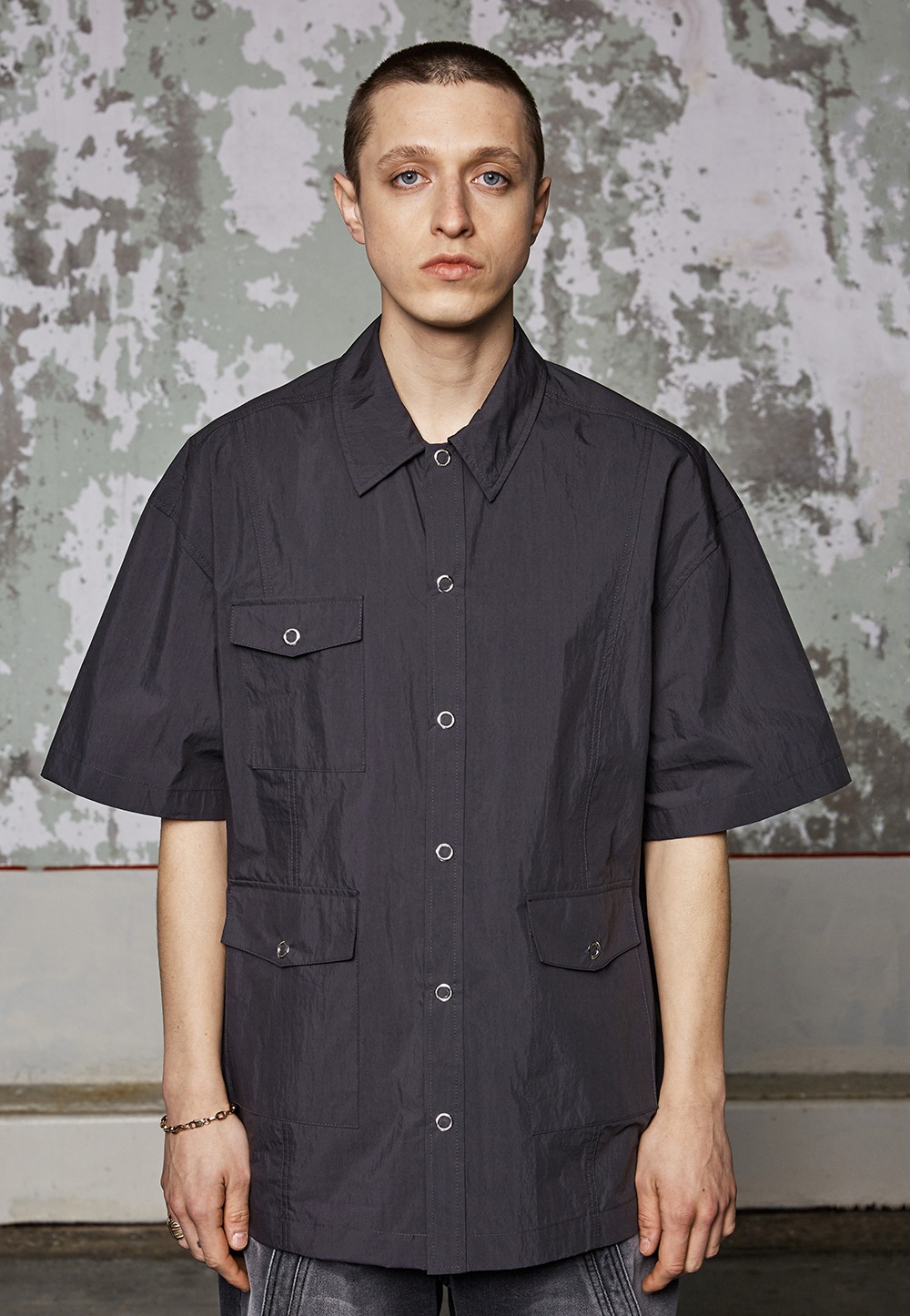 Three-pocket over fit cotton blend half shirt - CHARCOAL